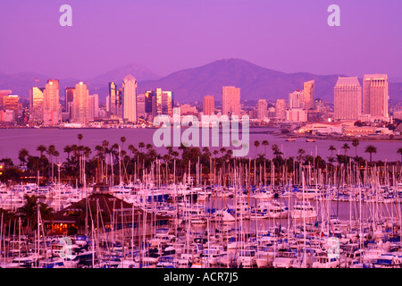 Skyline von Downtown und Shelter Island bei Sonnenuntergang von Point Loma San Diego Kalifornien Stockfoto