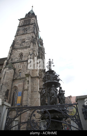 Tugendbrunnen, Lorenzkirche, St.-Laurentius-Kirche, Nürnberg, Deutschland Stockfoto