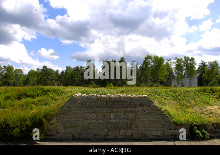 Hier Ruhen 500 Toten hier liegt 500 Toten Tribut Steinen Massengrab Bestattung Bergen-Belsen senken Sachsen Deutschland deutsche Deutsch Stockfoto