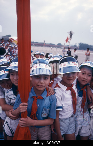 Grundschüler besuchen Platz des himmlischen Friedens Peking China Stockfoto