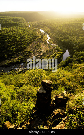 Blick auf das Palala Flusstal bei Sonnenaufgang Berglust Spiel Farm Waterberg Mountains North West Province-Südafrika Stockfoto