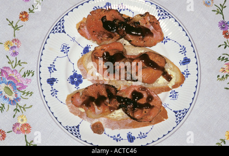 Upavon, Wiltshire England Chiabatta Speck Open Sandwich Butty braune Sauce Stockfoto