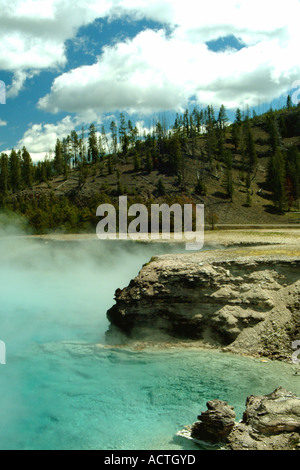 Excelsior Geyser Krater, Grand Prismatic Thermalquelle Bereich, Yellowstone-Nationalpark Stockfoto