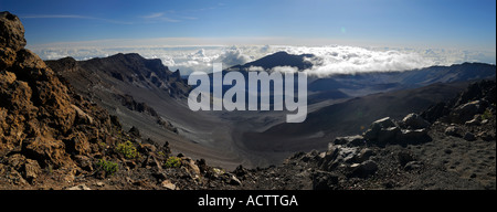 Panorama von der Spitze des Haleakala Krater auf Maui, die auf der Suche nach Koolau Gap Stockfoto