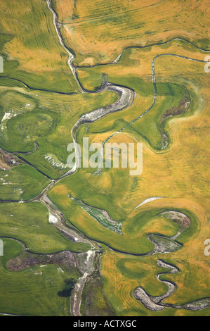 Ackerland und gewundenen Bächen in der Nähe von Omarama North Otago Neuseeland Südinsel Antenne Stockfoto