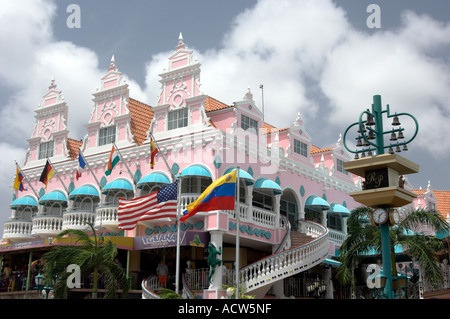 Niederländische Architektur in der Innenstadt von Oranjestad, Aruba, Niederländische Antillen. Stockfoto