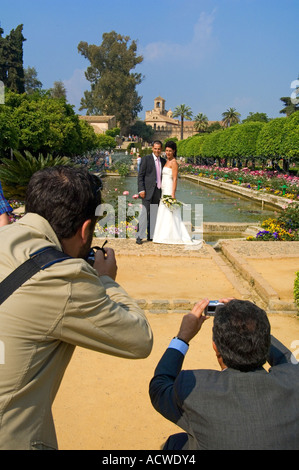 Hochzeit Fotos im Garten des Real Alcazar, Córdoba, Andalusien, Andalusien, Südspanien Stockfoto