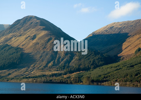 Die Gipfel des South Laggan über Loch Lochy, in der Nähe von Fort William, Highland Region, Scotland, UK Stockfoto