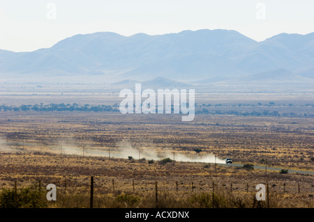 Unbefestigte Straße führt nach Soussusvlei Namibia Stockfoto