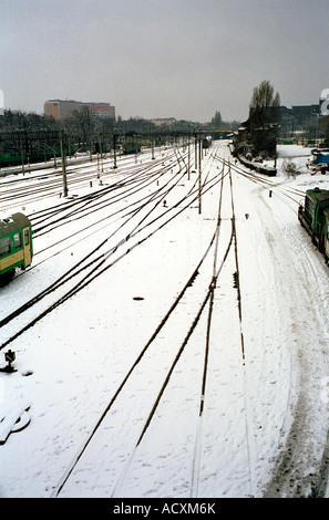 Eisenbahnlinien in Winter in Poznan, Polen Stockfoto