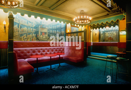 Tudor Bar, bar, London Palladium Theatre, West End Theater, London, England Stockfoto