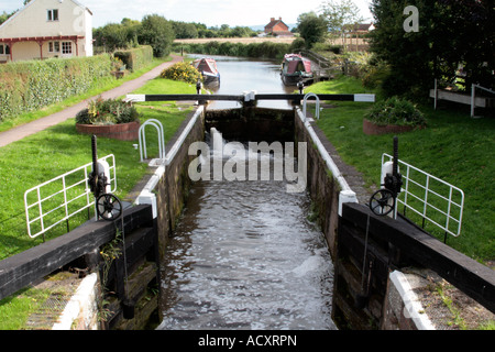 Unteren Maunsel Sperre auf der Bridgwater und Taunton Kanal in der Nähe von North Newton Somerset Stockfoto