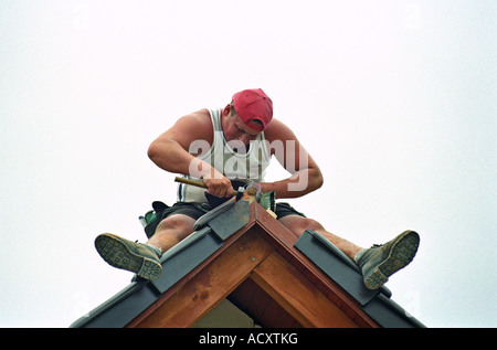 Dachdecker bei der Arbeit, Polen Stockfoto