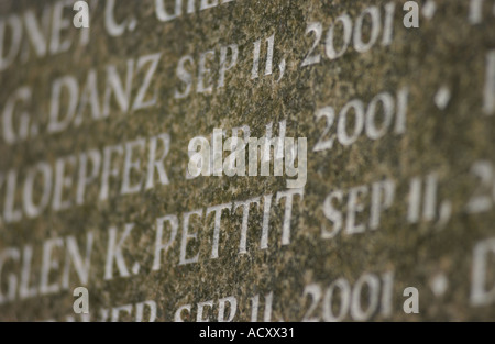 Detail der Namen auf der Polizeiabteilung Denkmal für die Sep 11, 2001 Terroranschläge. New York. USA. Stockfoto