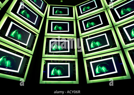 Internationals Radio- und Fernseh-Ausstellung 2006 - Philips Flatscreen Monitore, Berlin, Deutschland Stockfoto