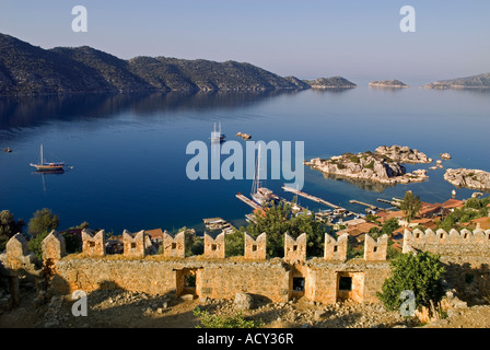Panoramablick auf der Insel Kekova und Kalekoy von Burg Simena, Kas Antalya Türkei. Stockfoto