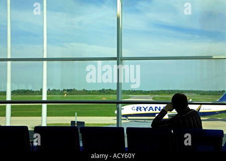 Man wartet am boarding-Gate. Der Flughafen Stansted. UK Stockfoto