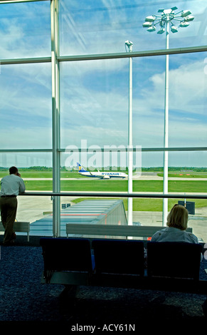 Wartenden am boarding-Gate. Der Flughafen Stansted. UK Stockfoto