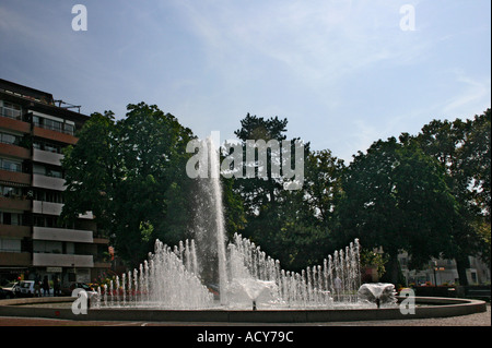 Brunnen tanzen in Thonon Les Bains Genfer See Frankreich Stockfoto