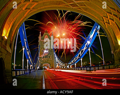 GB London Tower Bridge dawn Stockfoto