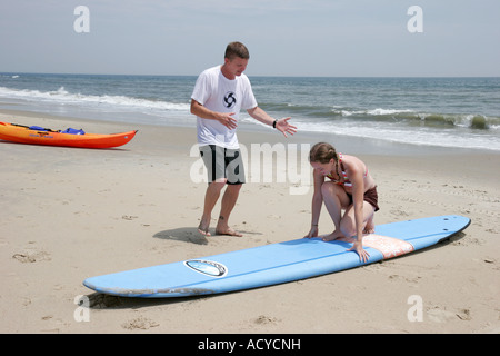 Virginia Beach, Sandbridge Beach, Little Island District Park, Surfunterricht, Erwachsene Erwachsene, Männer, Lehrer, Erwachsene, Frauen, Frauen, Studenten Stockfoto