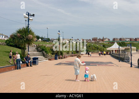 Wales Glamorgan Barry Insel Menschen an der promenade Stockfoto