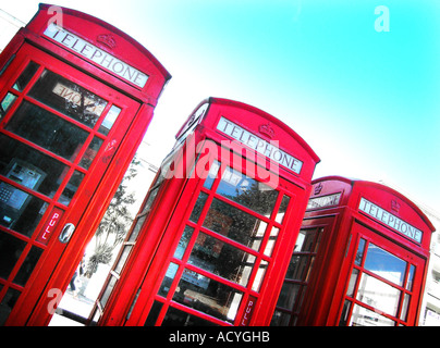 Digital Imagegewinn der drei klassischen roten Telefonzellen Eastbourne Sussex England United Kingdom Stockfoto