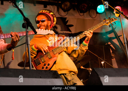 Die Weidenmanns Musik Festival einfach Star All Stars auf der Bühne jamaikanische Reggaesänger Dundrennan Kirkcudbright Scotland UK Stockfoto