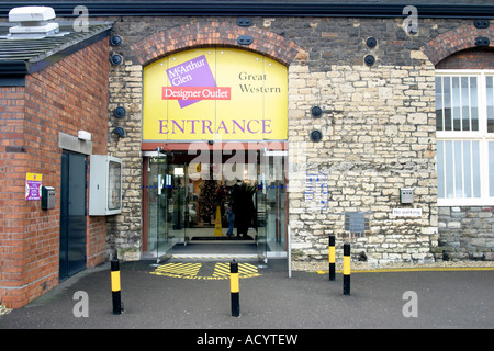27. Oktober 2006 Eintritt in die großen westlichen McArthur Glen Designer Outlet, Swindon Stockfoto
