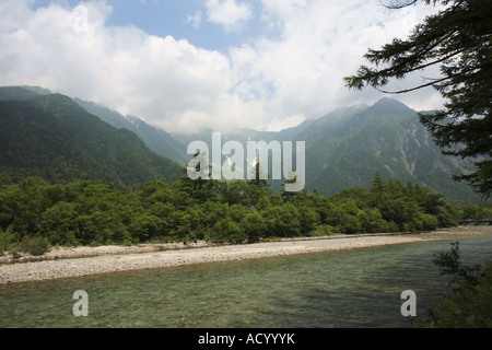 Berge in Kamikochi, Präfektur Nagano, Japan. Stockfoto