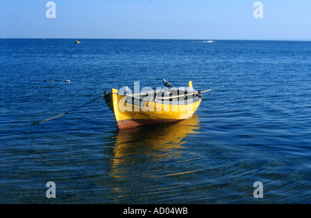 Angelboot/Fischerboot in Chalupy Dorf der Bucht von Danzig Polen Stockfoto