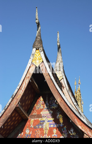 Auf dem Dach der Sim an Wat Xieng Thong Stockfoto