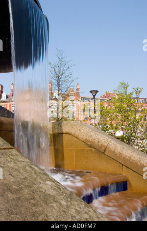 Brunnen in Sheffield Peace Gardens Stockfoto