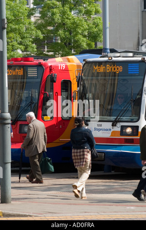 Sheffield Supertrams Stadtzentrum von Sheffield Stockfoto