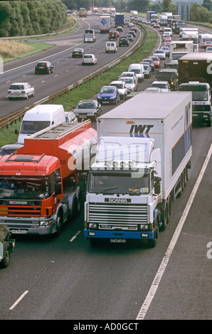 Verkehr-M6-Autobahn in der Nähe von Warrington England UK Stockfoto