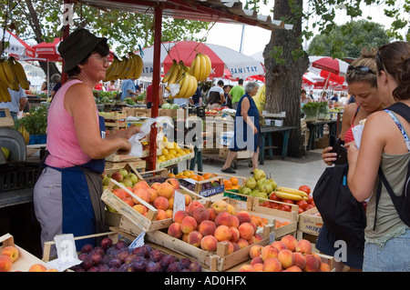 Obst- und Gemüsemarkt, Dubrovnik, Kroatien Stockfoto