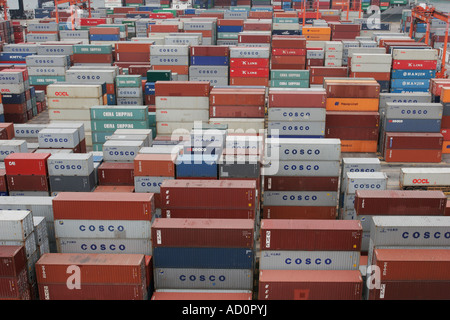 Kwai Chung Containerhafen in Hong Kong Stockfoto