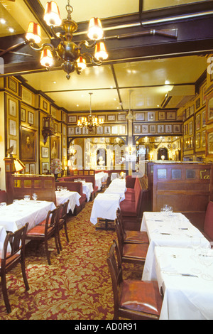 Das Innere der Regeln Restaurant in Covent Garden in London. Stockfoto