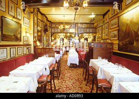 Das Innere der Regeln Restaurant in Covent Garden in London. Stockfoto