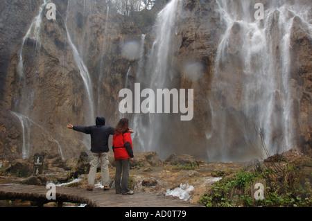 Wasserfall im Nationalpark Plitvicer Seen-Kroatien Stockfoto