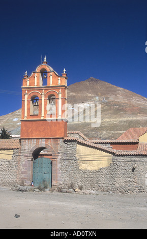 San Sebastianskirche, Cerro Rico hinter, Potosi, Bolivien Stockfoto