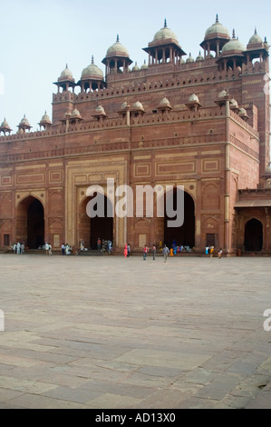 Vertikale Weitwinkel der Jama Masjid, eine der größten Moscheen in Indien. Stockfoto