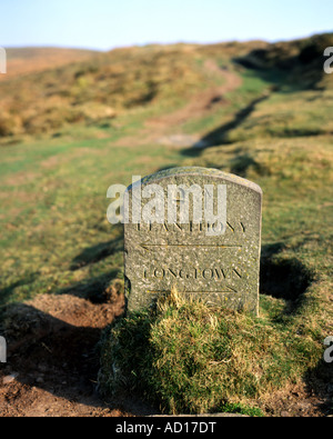 Weise Marker auf Hatterrall Hügel Tal der Ewyas schwarze Berge Englisch-walisischen Grenze uk Stockfoto