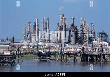 Öl-Raffinerie auf dem Mississippi in New Orleans Stockfoto