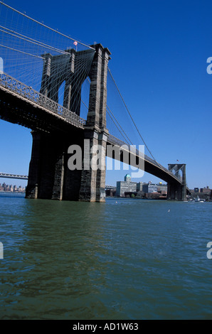 Brooklynbrücke kreuzt über den Hudson River aus south street Seaport Manhattan New York City NewYork Stockfoto