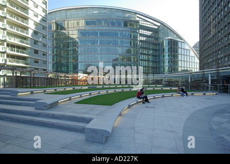 Teil Bressenden Place Büro & Shopping Entwicklung einer offenen Raum neben Kardinal Place Shopping Centre Victoria Westminster London England Großbritannien Stockfoto