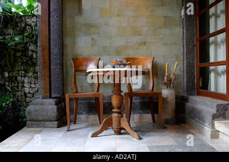 Kleine Tischdekoration in Bali Stockfoto