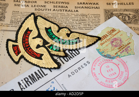 Weltweit erste freie Form selbst klebenden Briefmarke aus Sierra Leone mit zwei Adler geformt Sierra Leone Briefmarken Stockfoto