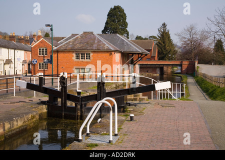 Schmale Sperren und Gates in Powysland Museum und Montgomery Canal Center von leinpfad. Welshpool Powys Mid Wales UK Großbritannien Stockfoto