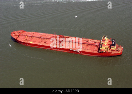 Luftaufnahme des Schiffes auf New York Bay, New York, Vereinigte Staaten von Amerika Stockfoto